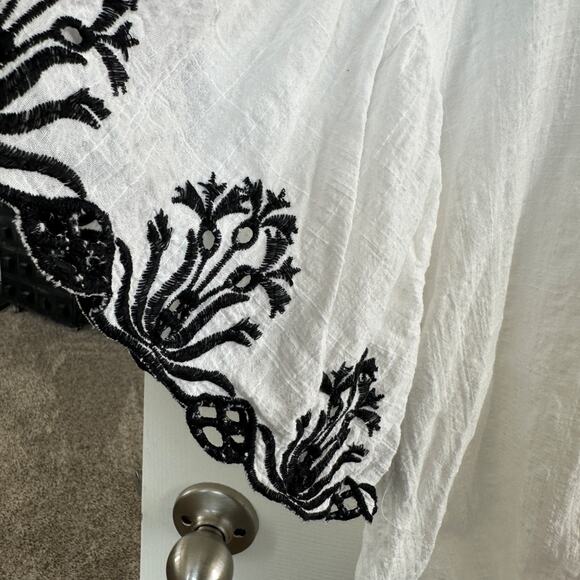 max studio women’s white black embroidered kimono top size m boho peasant blouse - Picture 2 of 8